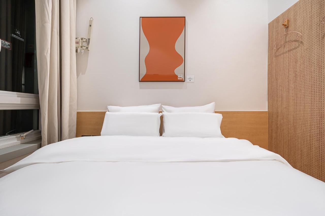 Aank Hotel Hongdae Seoul Bagian luar foto