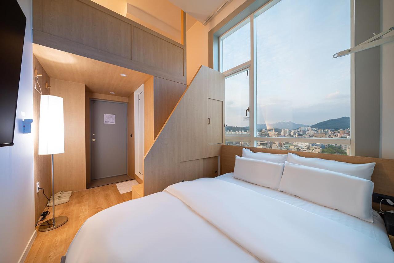 Aank Hotel Hongdae Seoul Bagian luar foto