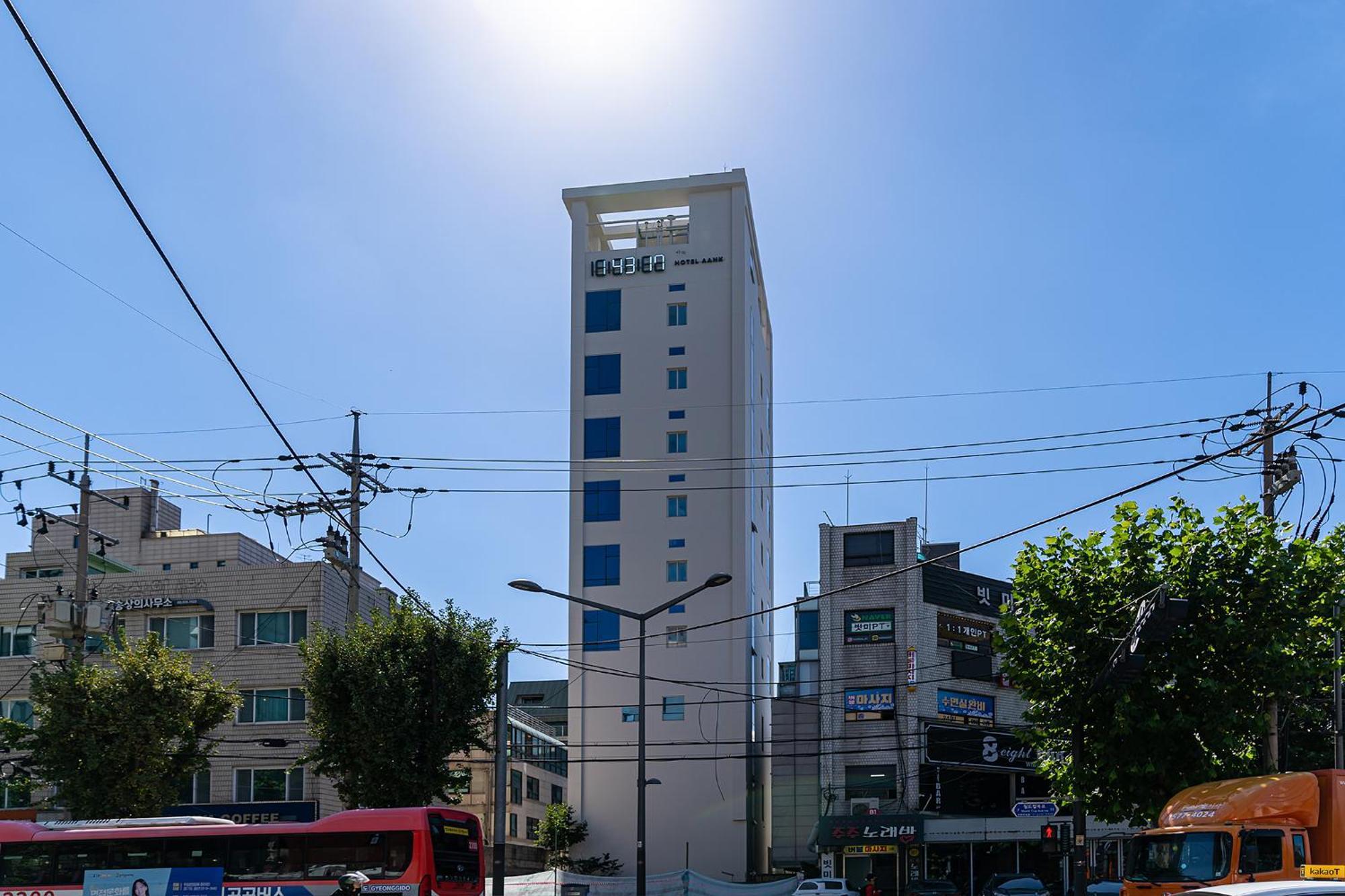 Aank Hotel Hongdae Seoul Bagian luar foto